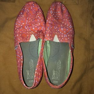 Toms: Salmon